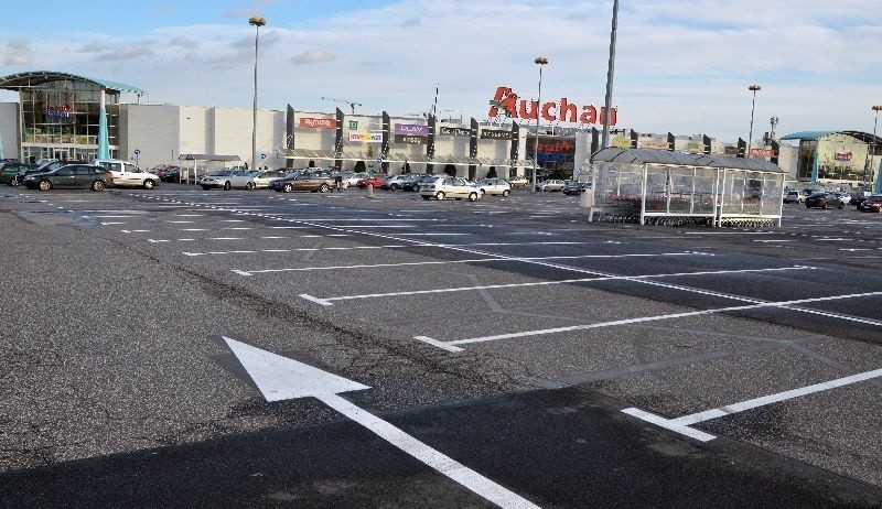 Klienci Auchan i innych sklepów Pasażu Łódzkiego nie mogą...