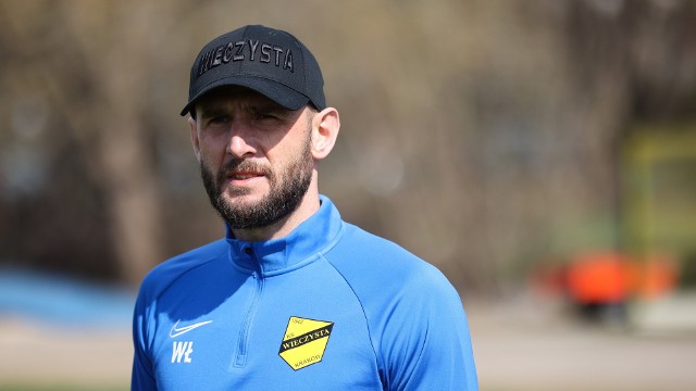 Wojciech Łobodziński jako trener Wieczystej zadebiutował w sobotę 25 marca w meczu z Orlętami Radzyń Podlaski, wygranym przez krakowską drużynę 3:0