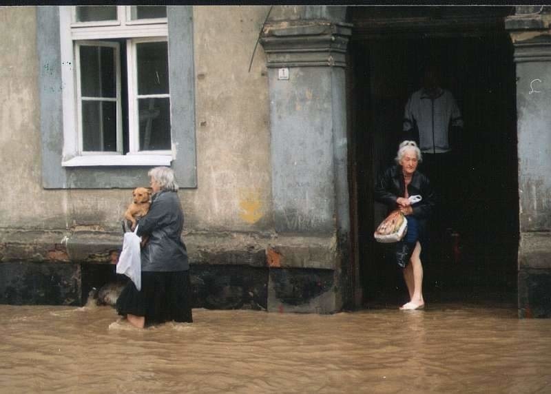 Woda na ulicach Prudnika.