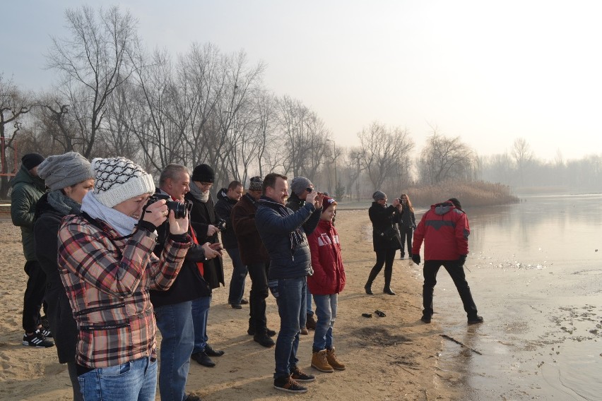 Sosnowiec: nowy rok zaczęli od morsowania i spotkania z... Michałem Wiśniewskim [ZDJĘCIA]