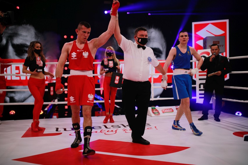 Suzuki Boxing Night VI: Polacy rozgromili Mołdawię 16:0. Zwycięstwa odnieśli Daniel Adamiec i Bartosz Gołębiewski [ZDJĘCIA]