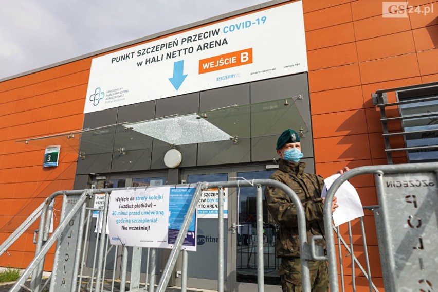 Szpital Tymczasowy w Szczecinie będzie szczepił dwa razy więcej osób w ciągu dnia