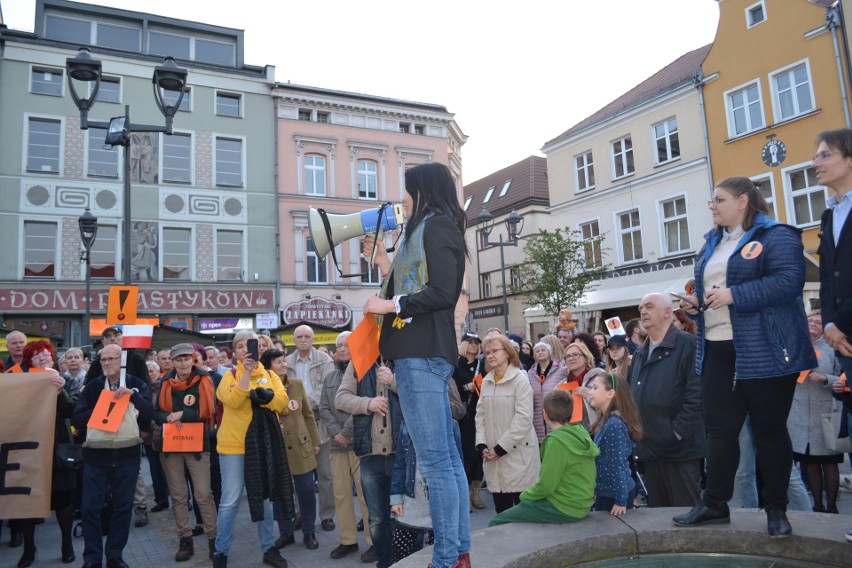 Wiec poparcia dla nauczycieli na gliwickim Rynku