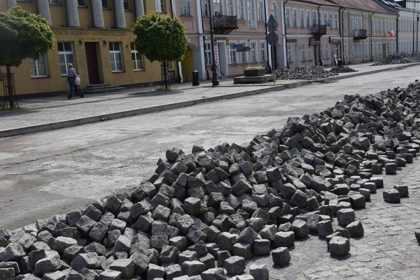 Suwałki. Remontowane skrzyżowanie będzie zamknięte znacznie dłużej [ZDJĘCIA]