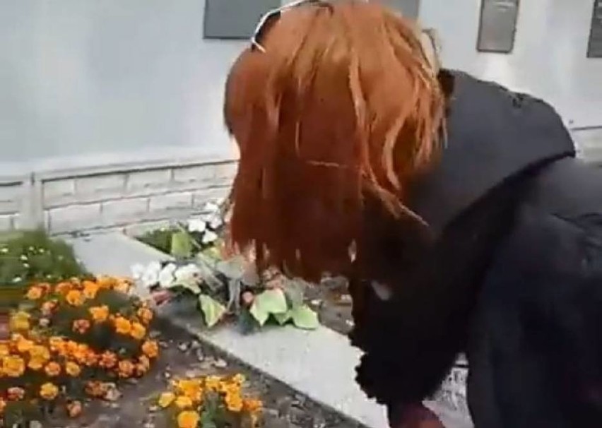 Częstochowa: Nastolatka pluła na groby. Prokuratura skierowała do sądu akt oskarżenia WIDEO