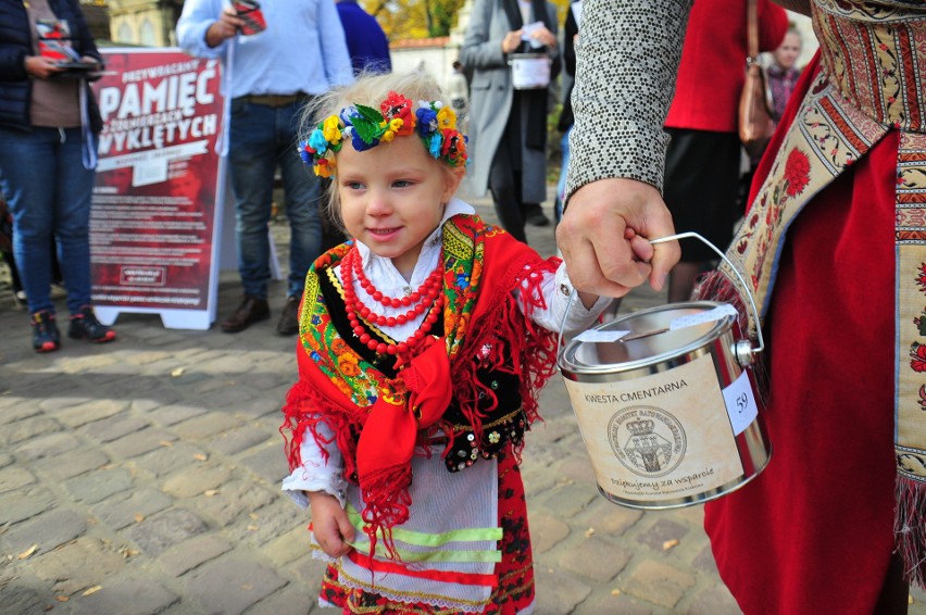 Wszystkich Świętych 2018 w Krakowie. Znane osobowości...