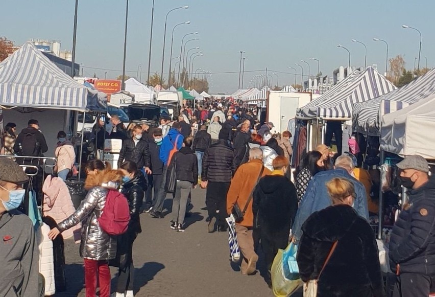 Giełda w Łodzi przy ul. Puszkina. To największy bazar w Łodzi i regionie. ZDJĘCIA i ceny!