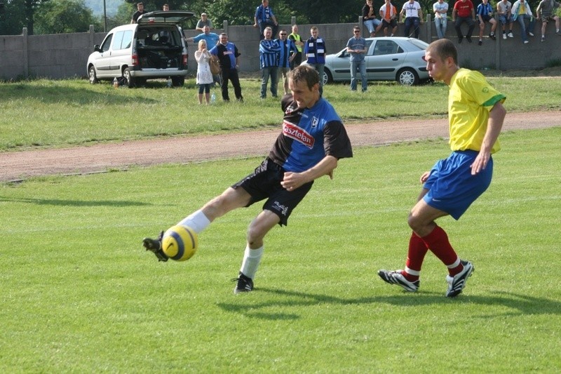 LZS Leśnica ulegl Zawiszy Bydgoszcz 0-1. Do nowej II ligi...