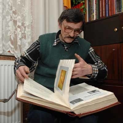 Andrzej Zalopany. Ma 65 lat, z zawodu plastyk dekorator, z zamiłowania płatnerz. Żonaty, dwoje dzieci, hobby: historia.