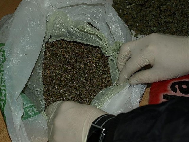 Policjanci z Międzyrzecza zabezpieczyli 370 gram narkotyków.