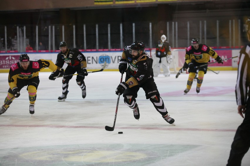 Tauron KH GKS Katowice wziął rewanż na GKS Tychy (5:2). Na...