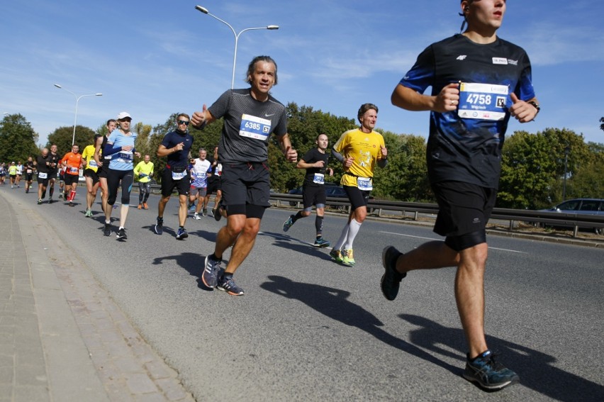 Uczestnicy Maratonu Warszawskiego 2018. Więcej zdjęć...