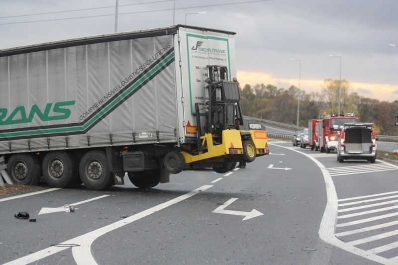 Wypadek w Siewierzu na DK 78. Starostwo chce złożyć skargę na działanie GDDKiA [ZDJĘCIA]