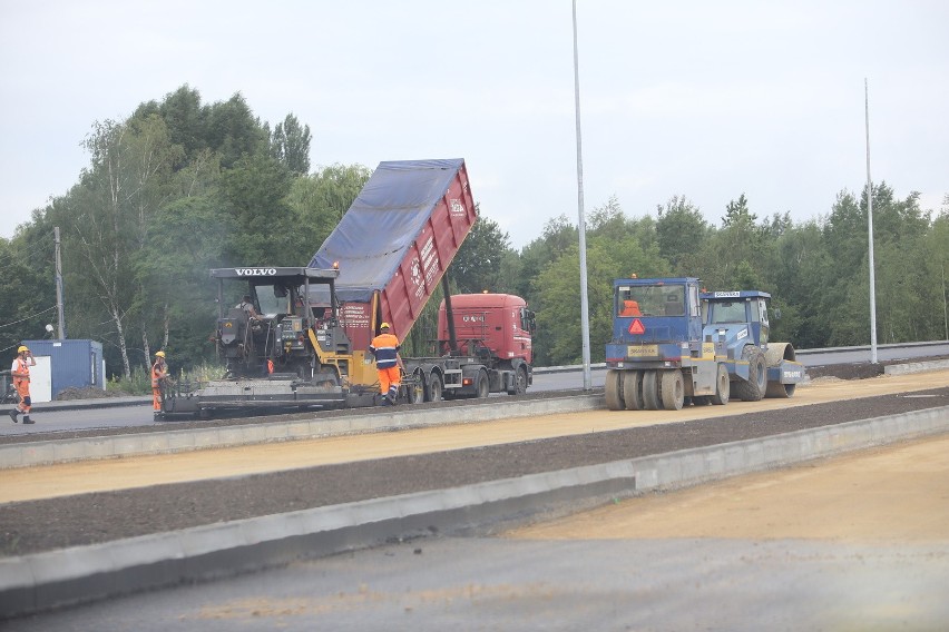 Autostrada A1 w Gliwicach: Ruch na jezdniach zbiorczych. Bo budują węzeł A1 z DTŚ [ZDJĘCIA]