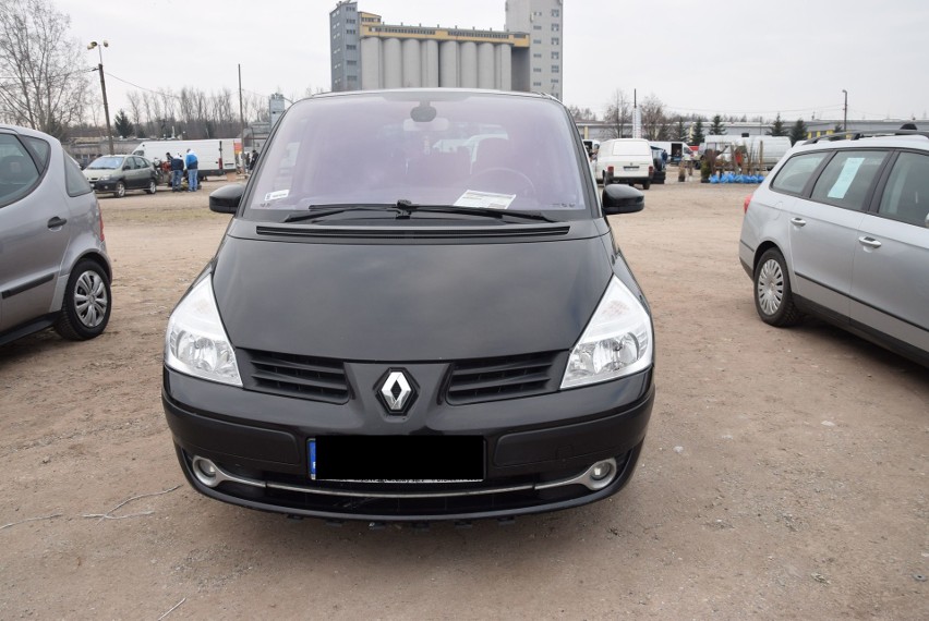 Renault Espace z 2007 roku, z silnikiem 2.0 DCI i mocy 150...