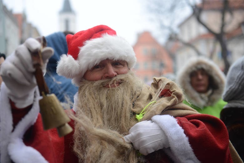 Wierszyki na Mikołajki: Zabawne, śmieszne życzenia na...