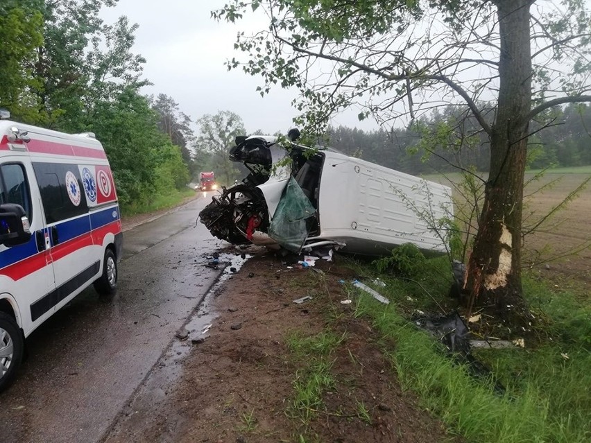 Wypadek na trasie Baranowo-Przasnysz. Kierowca w ciężkim stanie