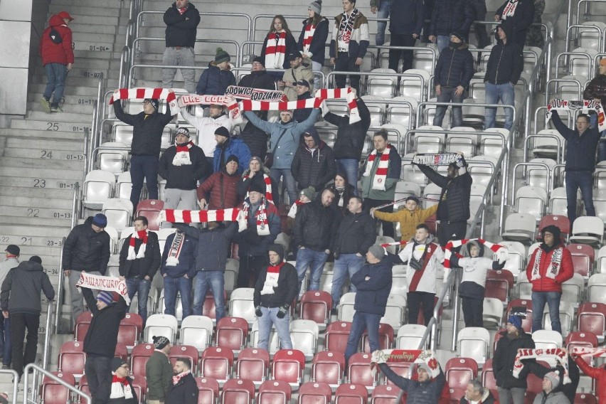 Mało piłkarskich fanów na stadionie przy al. Unii. Co się dzieje z kibicami ŁKS?  ZDJĘCIA