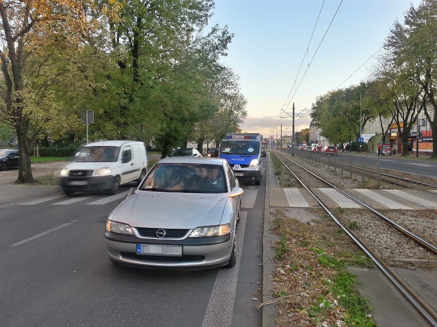 Wypadek na Zachodniej. Piesza potrącona na pasach [ZDJĘCIA]