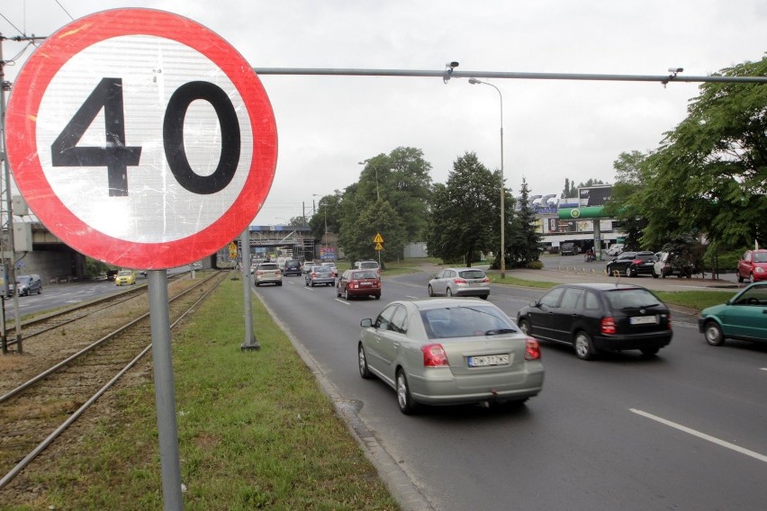 Wrocław: Na Legnickiej ograniczenie prędkości do 40 km/h (ZDJĘCIA)