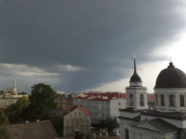 Ciemna chmura nadciąga nad Białystok