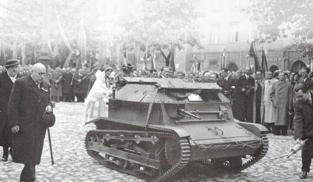 Tankietka przekazana polskiemu wojsku przez mieszkańców Krakowa w maju 1939 roku. Podobną dowodził we wrześniu plutonowy Orlik, z tym, że jego pojazd był lepiej uzbrojony