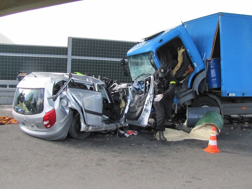 Śmiertelny wypadek na A4. Mężczyzna wjechał na autostradę pod prąd [FOTO]