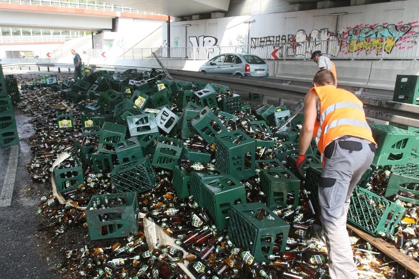 Wypadek na węźle DK86 i A4 w Katowicach. Przewrócił się TIR...