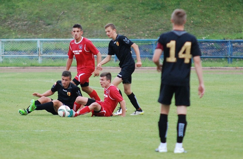 OKS Opatów wygrał w Kielcach z Koroną III po dogrywce 1:0.