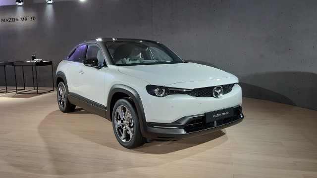 MX-30 to pierwszy seryjny samochód elektryczny Mazdy. Auto wejdzie do sprzedaży w drugiej połowie 2020 roku. Fot. Wojciech Frelichowski