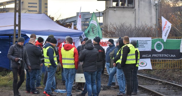 Górnicy z ZG Janina w Libiążu protestują w obawie i niepewną przyszłość wynikającą ze zmiany pracodawcy
