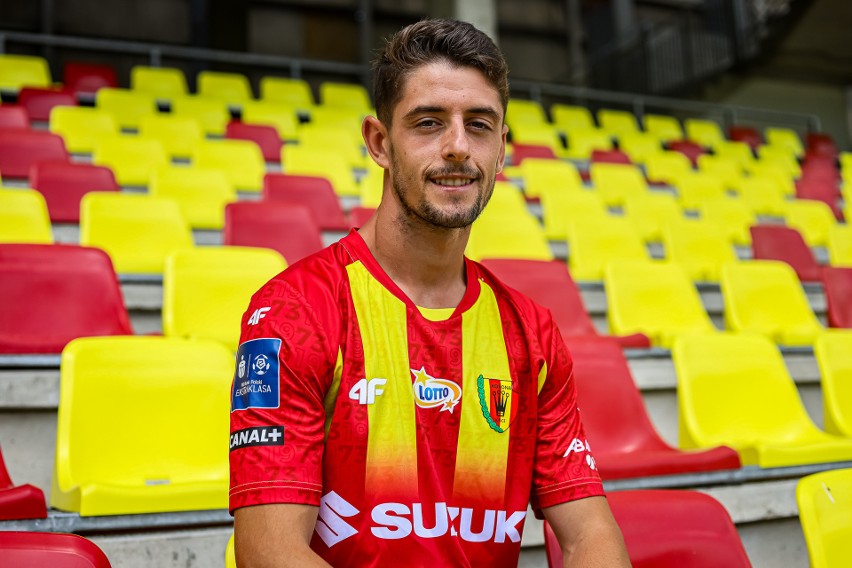 Transfery. Hiszpański napastnik Adrian Dalmau podpisał kontrakt z Koroną Kielce do 30 czerwca 2025 roku. Jest wyceniany na 600 tysięcy euro