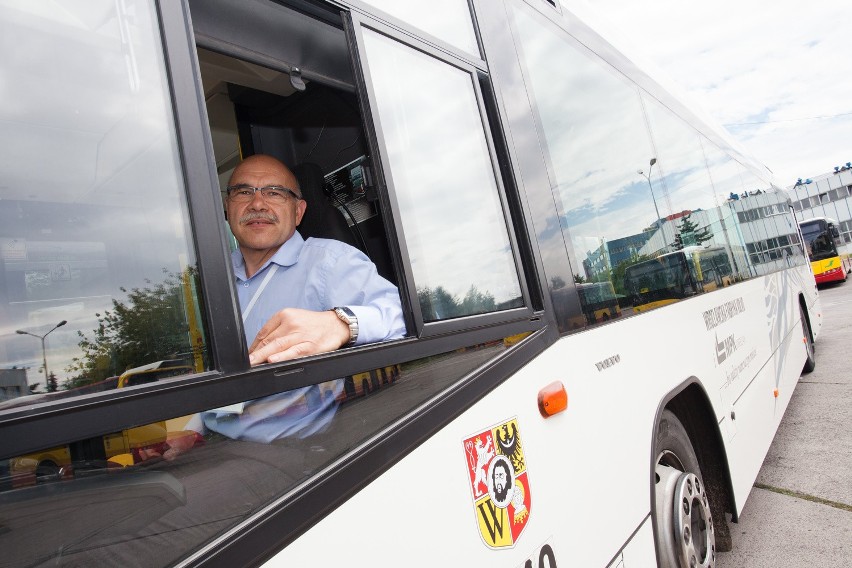 Wrocławski autobus Volvo Hybrid z napędem częściowo...