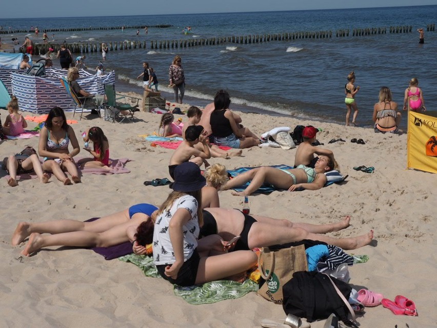 Tak w sobotnie przedpołudnie wyglądała plaża w Mielnie....