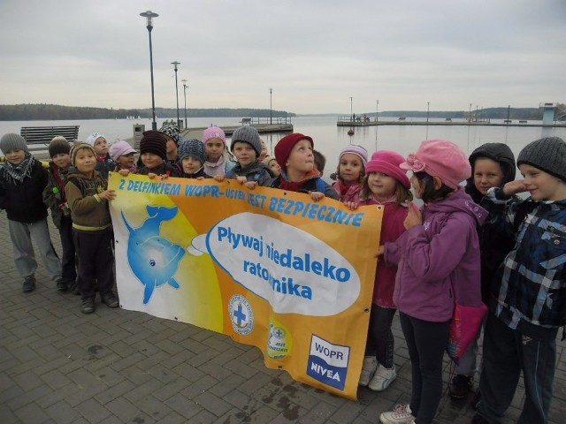 Dzieciaki miały zajęcia także nad Jeziorem Charzykowskim