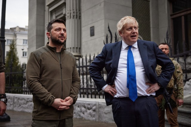 Premier Wielkiej Brytanii Boris Johnson podczas spotkania z prezydentem Ukrainy Wołodymyrem Zełenskim