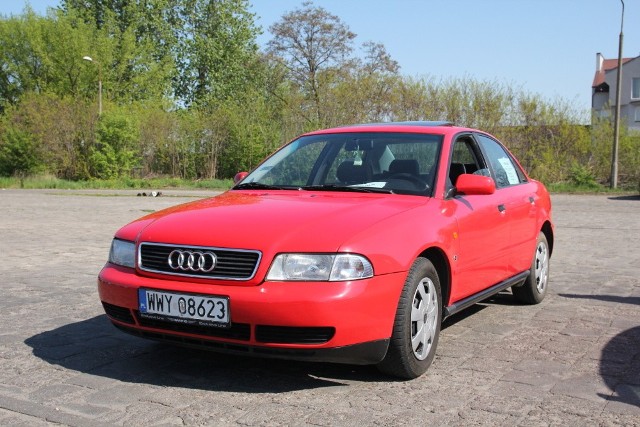 Audi A4, 1996 r., 1,6, ABS, centralny zamek, immobiliser, wspomaganie kierownicy, 4 tys. 800 zł;