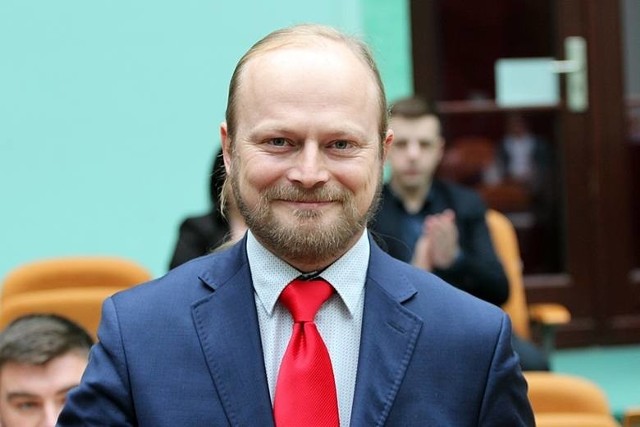 Radny Mikołaj Kwaśniak został kierownikiem w Miejskim Centrum Sportu i Rekreacji w Skarżysku - Kamiennej. Będzie odpowiadał między innymi za skatepark.