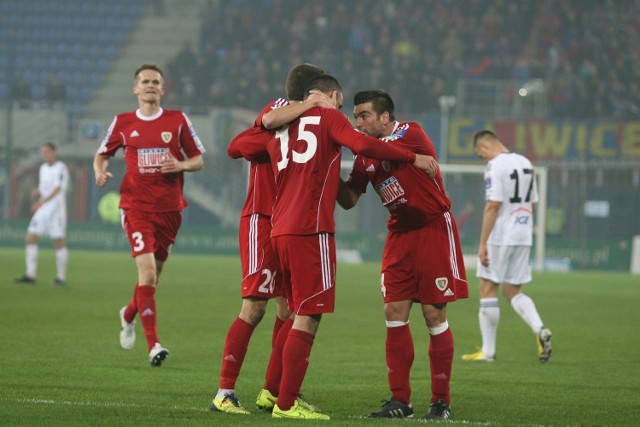 Piłkarze Piasta imponują ostatnio skutecznością - pokonali w lidze Podbeskidzie 4:2, a w Pucharze Polski GKS Bełchatów 5:0.