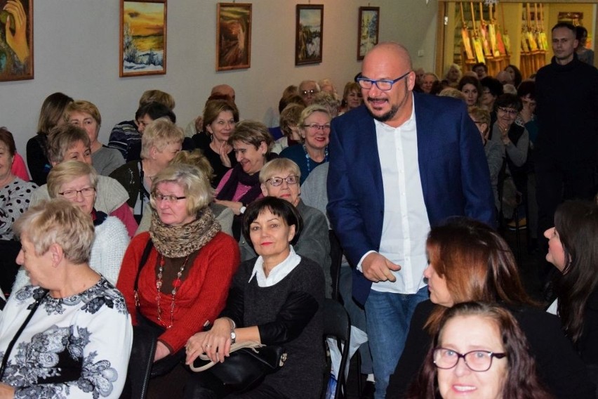 Słynny aktor i prezenter Piotr Gąsowski odwiedził Bibliotekę...