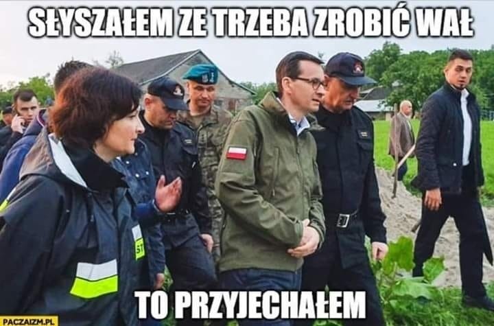 Trzaskowski zostawił stolicę walczącą z żywiołem. Zobacz...