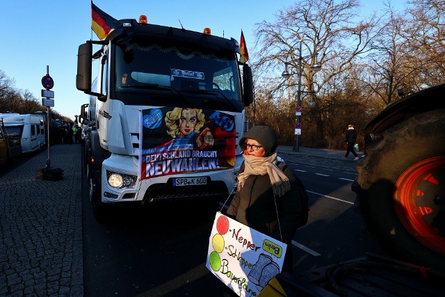 Blokada granicy niemiecko-polskiej w Lubieszynie. Niemieccy rolnicy, wspierani przez polskich farmerów, protestowali przeciwko polityce swojego rządu i UE