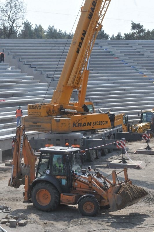 Robota wre na stadionie, efekty coraz bardziej widać