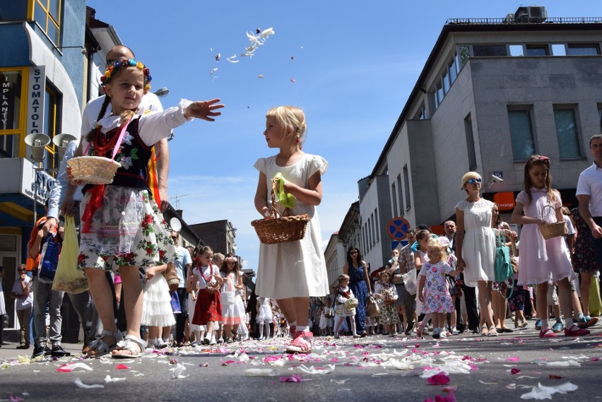 Boże Ciało w Żywcu: Tłumy wiernych i Asysta Żywiecka ZDJĘCIA