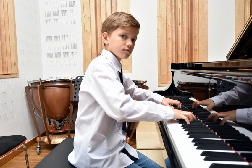 Miłosz i Lubomir mają zaledwie po 12 lat, a już wygrywają ogólnopolskie konkursy pianistyczne. Przed nimi kariera! [ZDJECIA]