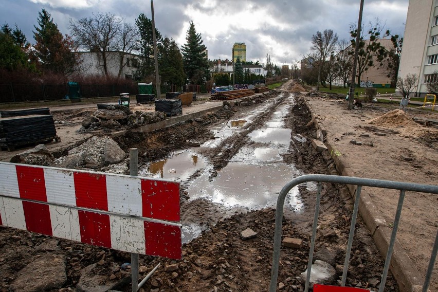 Budowa nowego torowiska na ul. Perłowej i ul. Toruńskiej...