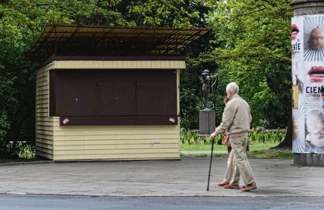 Pyszne lody dla ochłody? Tylko do końca września. Kiosk znika, żeby zrobić miejsce rewitalizacyjnym planom ratusza...