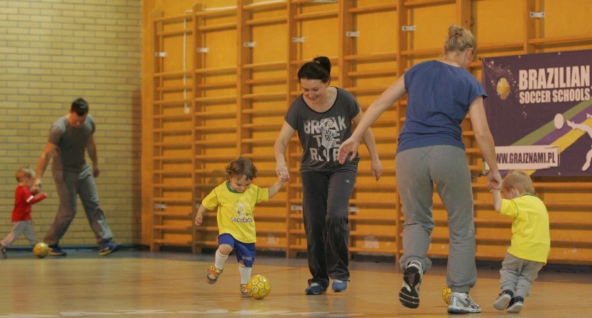 Futebol de salao, czyli brazylijska gra w piłkę nożną na...