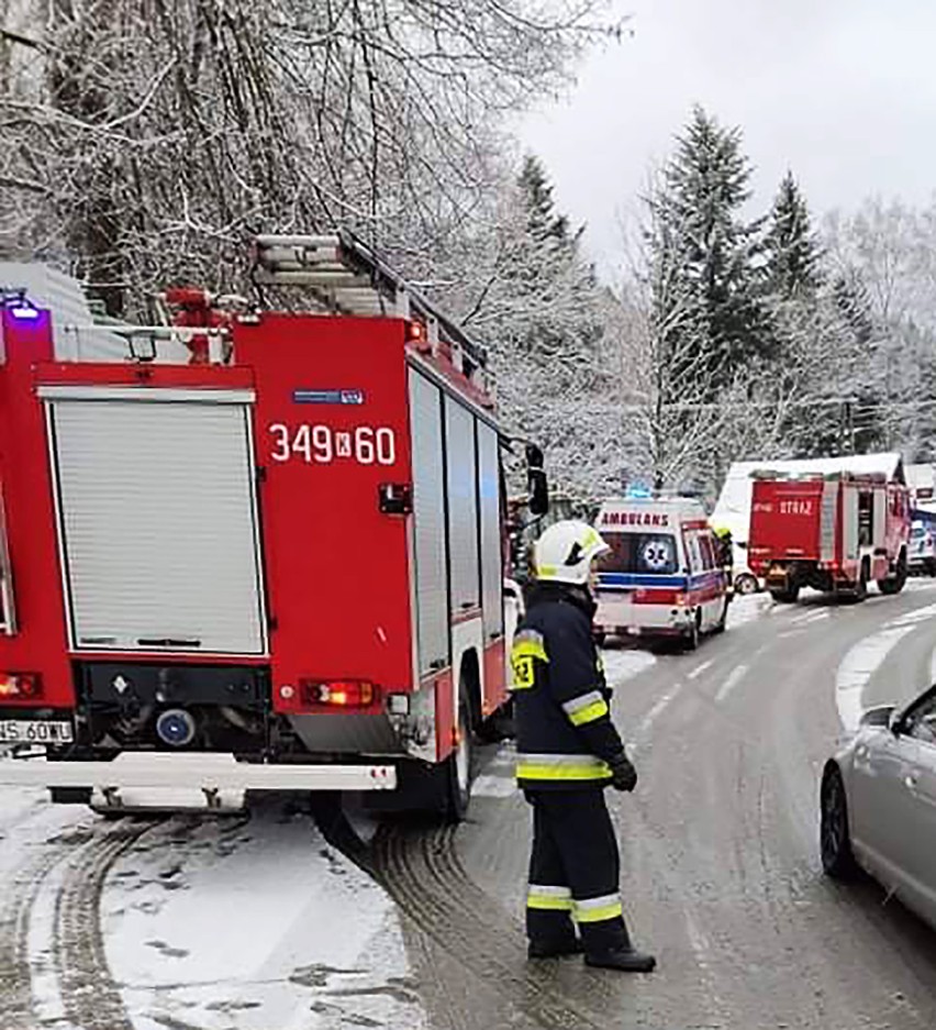 Osobówką rozbił mercedesa i staranował spychacz. Życie ocalił mu wystrzał poduszek