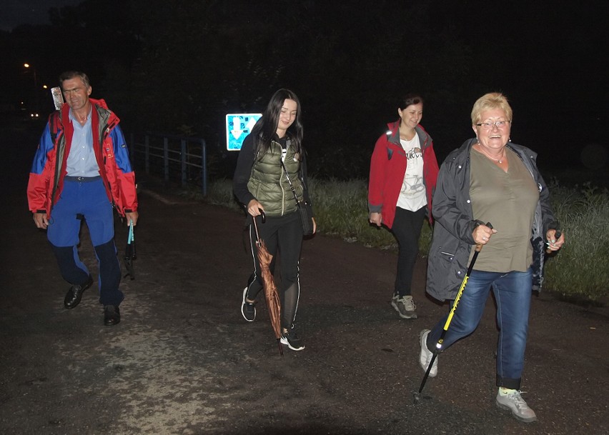 Odkryj Beskid Wyspowy. W sobotni deszczowy wieczór pokonali Korab, a w niedzielny słoneczny poranek wspięli się na Jaworz